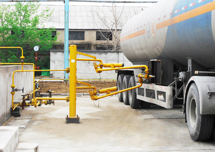 液化氣定量裝車現(xiàn)場圖 液化氣定量裝車現(xiàn)場圖